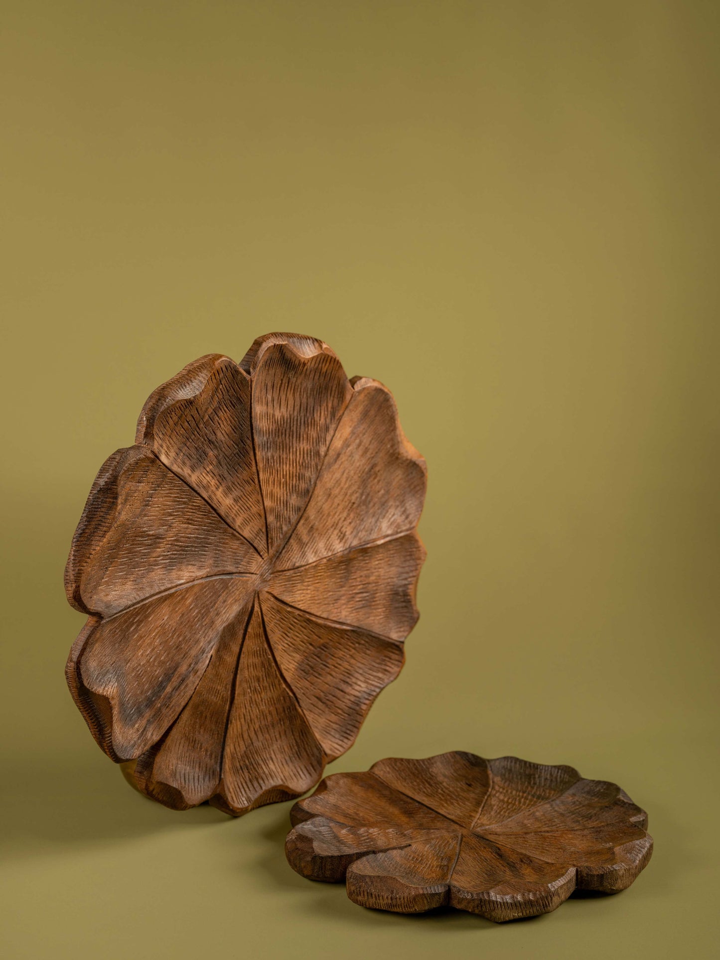 Utpal - Dual floral shaped platter set