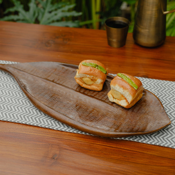 Panna - Decorative leaf shaped serving platter