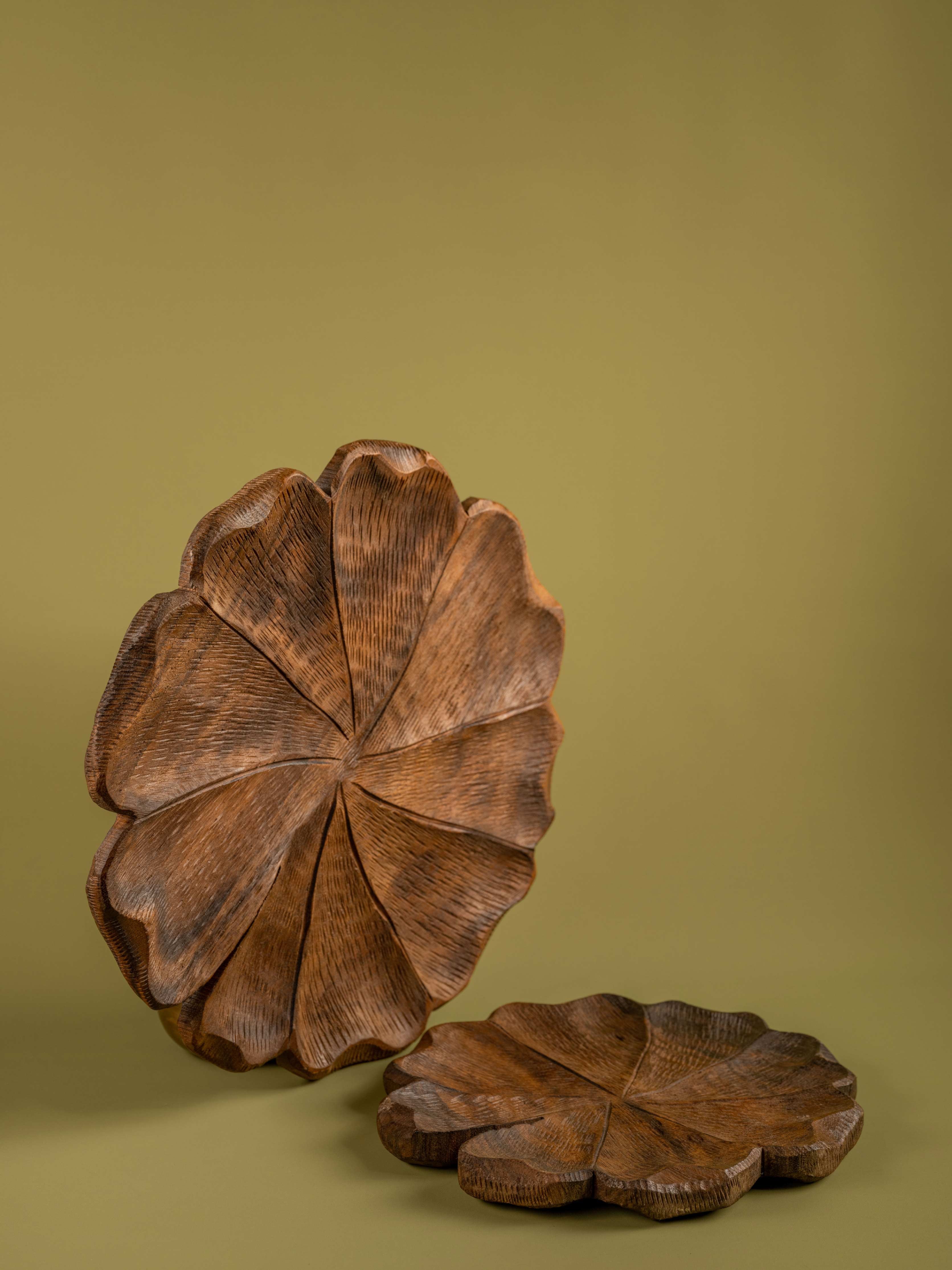 Utpal - Dual floral shaped platter set