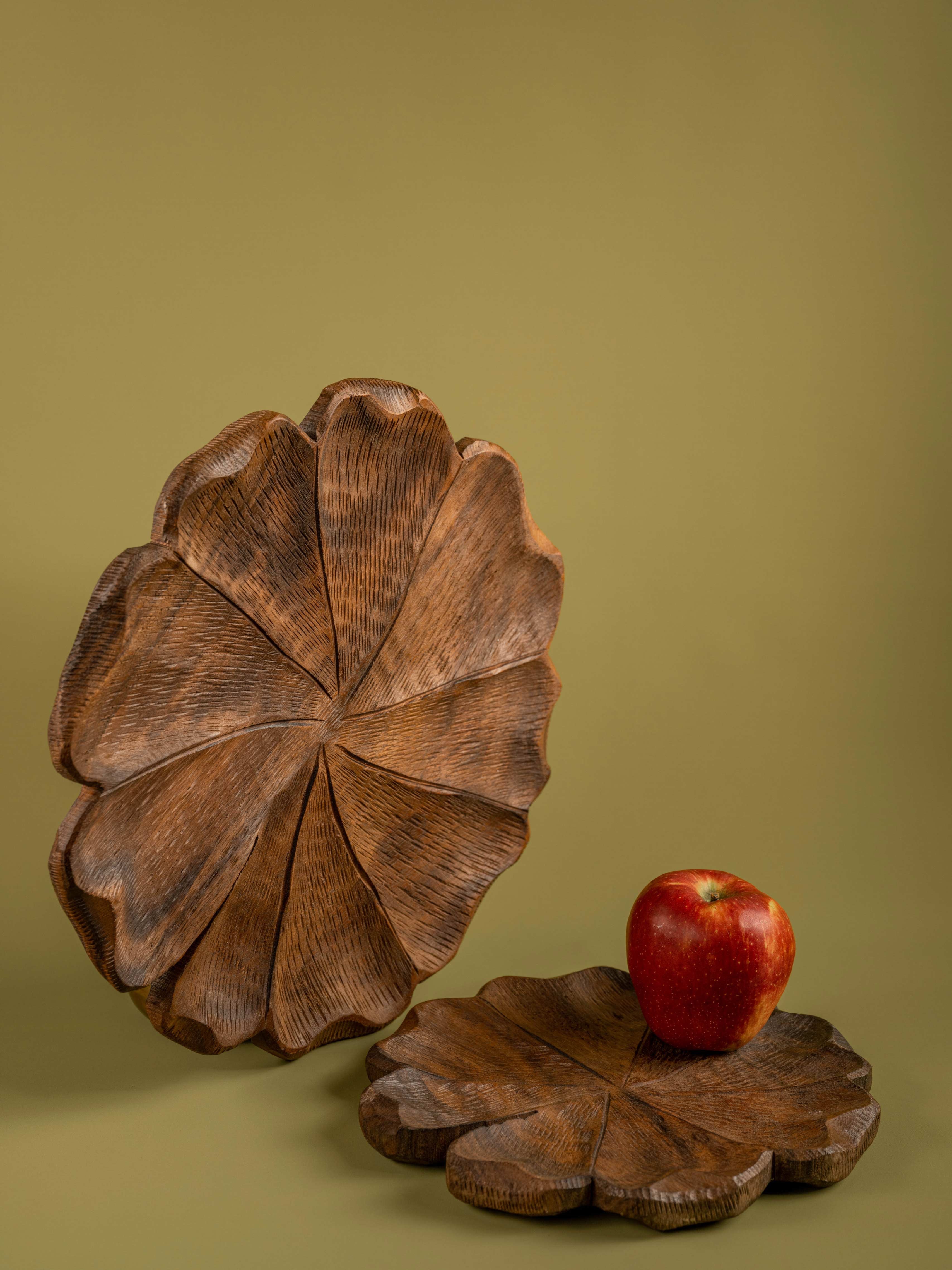 Utpal - Dual floral shaped platter set