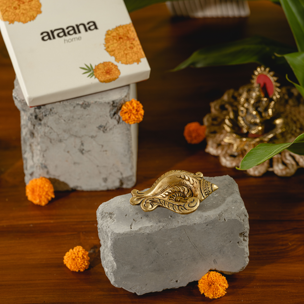 Samudra Diya - Beautiful Shank Shaped Brass diya