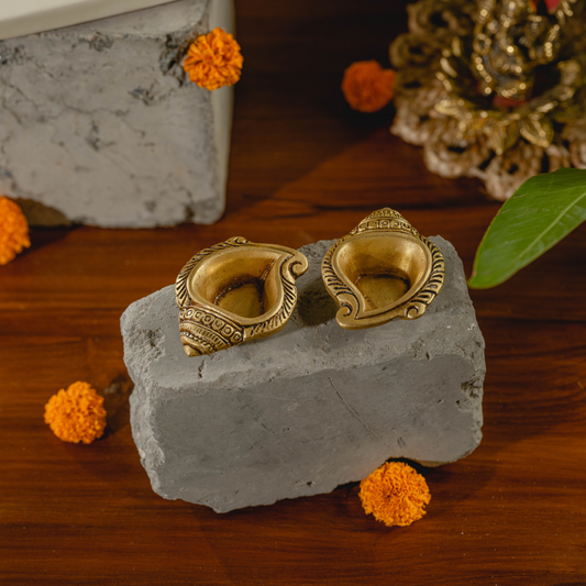Ananta Diya- Set of 2 leaf shaped brass diya