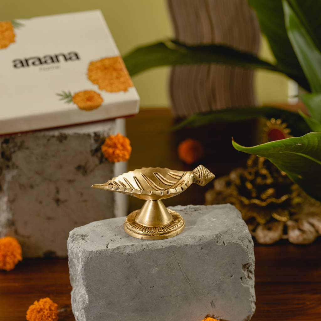 Patram Diya- 1  Leaf Shaped Brass Diya